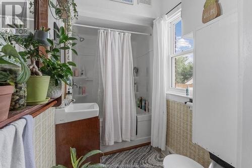 1157 Pierre Avenue, Windsor, ON - Indoor Photo Showing Bathroom