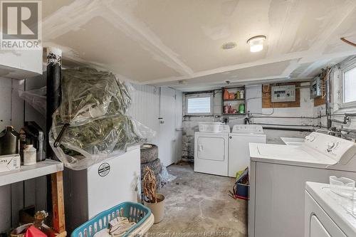 1157 Pierre Avenue, Windsor, ON - Indoor Photo Showing Laundry Room