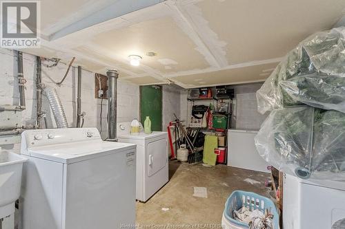 1157 Pierre Avenue, Windsor, ON - Indoor Photo Showing Laundry Room