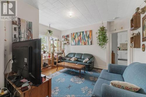 1157 Pierre Avenue, Windsor, ON - Indoor Photo Showing Living Room