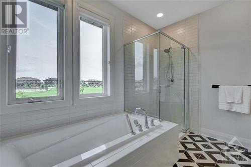 320 Cornice Street, Ottawa, ON - Indoor Photo Showing Bathroom