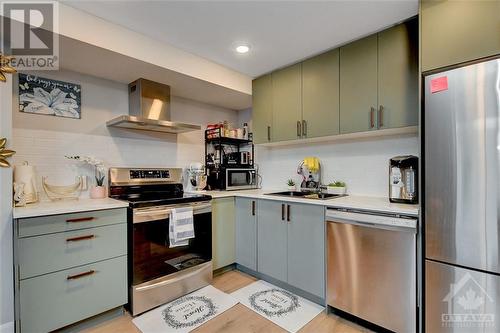 320 Cornice Street, Ottawa, ON - Indoor Photo Showing Kitchen