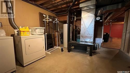 510 Wardlow Road, Saskatoon, SK - Indoor Photo Showing Laundry Room