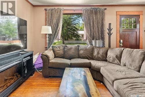 1150 K Avenue S, Saskatoon, SK - Indoor Photo Showing Living Room