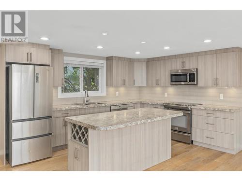 10914 Hare Road, Lake Country, BC - Indoor Photo Showing Kitchen With Upgraded Kitchen