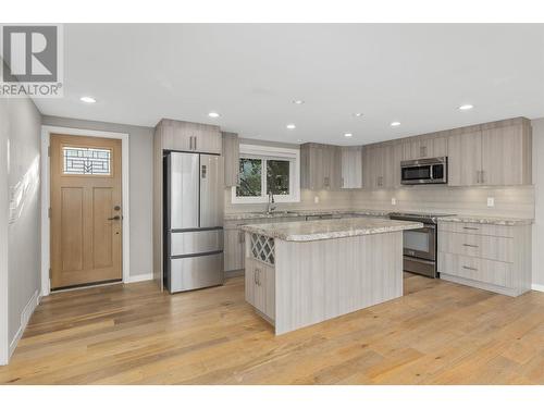 10914 Hare Road, Lake Country, BC - Indoor Photo Showing Kitchen With Upgraded Kitchen