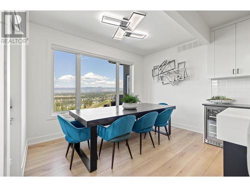 750 Kuipers Crescent, Kelowna, BC - Indoor Photo Showing Dining Room