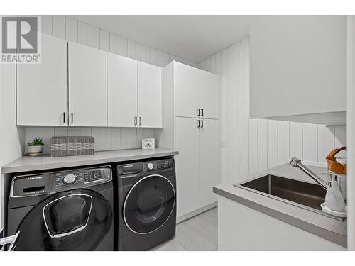 750 Kuipers Crescent, Kelowna, BC - Indoor Photo Showing Laundry Room