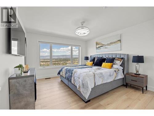 750 Kuipers Crescent, Kelowna, BC - Indoor Photo Showing Bedroom