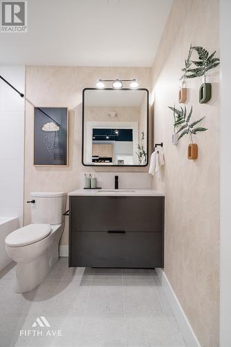317 3112 St George Street, Port Moody, BC - Indoor Photo Showing Bathroom