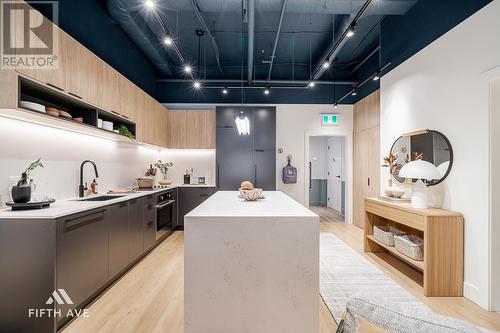 317 3112 St George Street, Port Moody, BC - Indoor Photo Showing Kitchen With Upgraded Kitchen