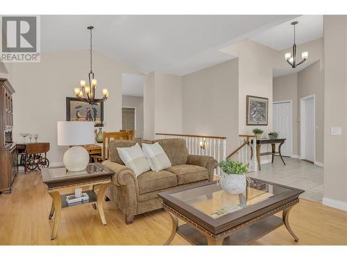 2203 Shannon Woods Place, West Kelowna, BC - Indoor Photo Showing Living Room