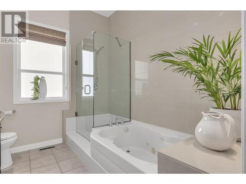 2203 Shannon Woods Place, West Kelowna, BC - Indoor Photo Showing Bathroom