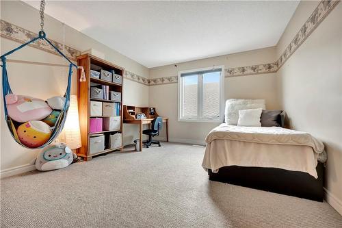 197 Stone Church Road W, Hamilton, ON - Indoor Photo Showing Bedroom