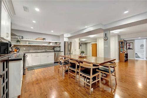 197 Stone Church Road W, Hamilton, ON - Indoor Photo Showing Dining Room