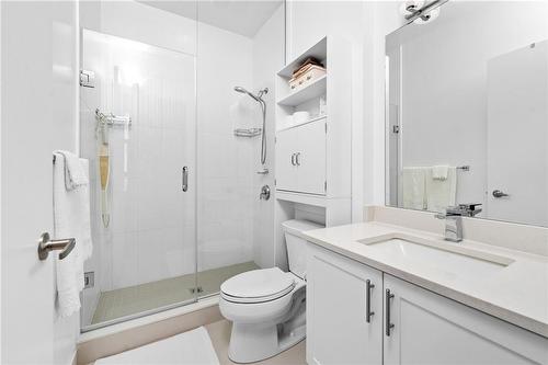 550 North Service Road|Unit #910, Grimsby, ON - Indoor Photo Showing Bathroom