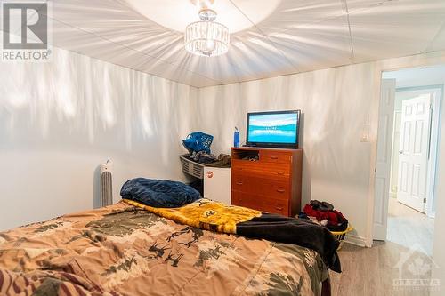 615 Oxford Street, Kemptville, ON - Indoor Photo Showing Bedroom