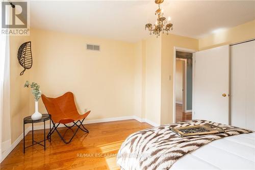 8 Highland Boulevard, Haldimand, ON - Indoor Photo Showing Bedroom