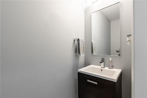 8445 Sweet Chestnut Drive, Niagara Falls, ON - Indoor Photo Showing Bathroom