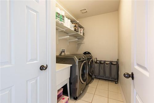 8445 Sweet Chestnut Drive, Niagara Falls, ON - Indoor Photo Showing Laundry Room