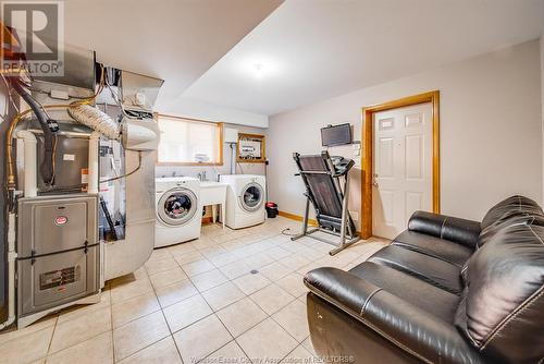 229 Gignac Crescent, Lasalle, ON - Indoor Photo Showing Laundry Room