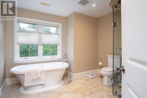 16 Ashton Manor, Toronto, ON - Indoor Photo Showing Bathroom