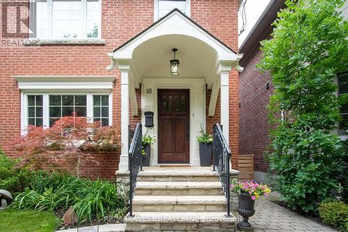 16 Ashton Manor, Toronto, ON - Outdoor