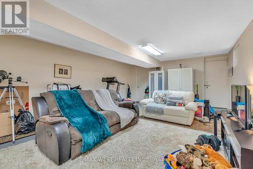 103 Bernice Crescent, Toronto, ON - Indoor