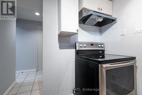 46 Vivians Crescent, Brampton, ON - Indoor Photo Showing Kitchen