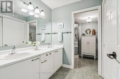 324 - 2030 Cleaver Avenue, Burlington, ON - Indoor Photo Showing Bathroom