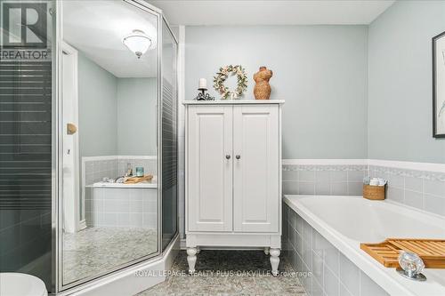 324 - 2030 Cleaver Avenue, Burlington, ON - Indoor Photo Showing Bathroom