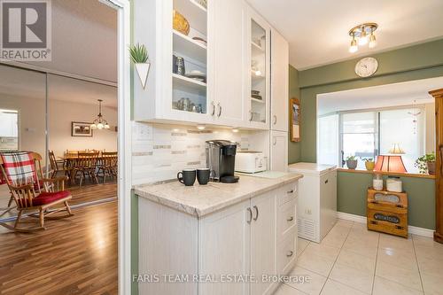 504 - 50 Baif Boulevard, Richmond Hill, ON - Indoor Photo Showing Kitchen