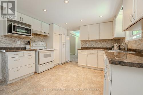 30 Clover Avenue, Barrie, ON - Indoor Photo Showing Kitchen