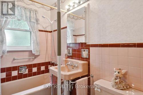 51 Braecrest Avenue, Toronto, ON - Indoor Photo Showing Bathroom