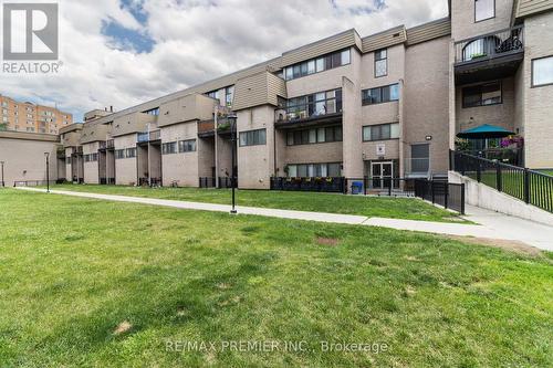 139 - 2095 Roche Court, Mississauga, ON - Outdoor