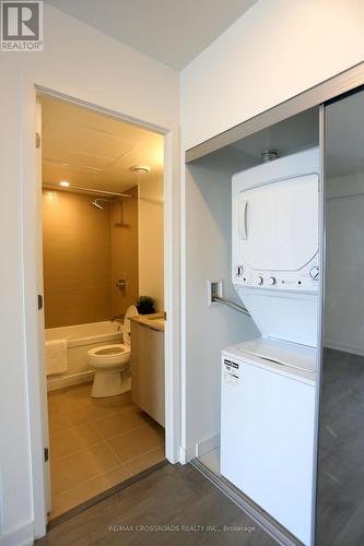 2707 - 501 Yonge Street, Toronto, ON - Indoor Photo Showing Laundry Room