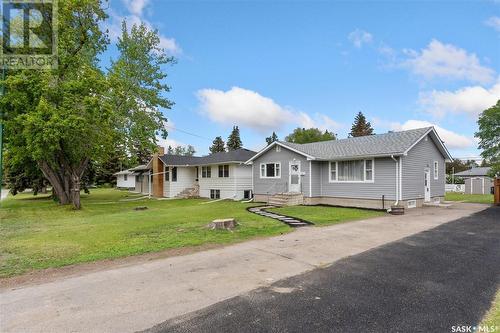 1913 Mckinnon Avenue S, Saskatoon, SK - Outdoor