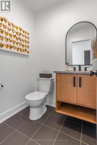 990 Manning Drive, London, ON - Indoor Photo Showing Bathroom