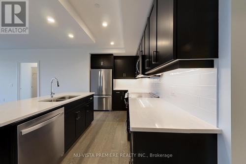 611 - 480 Callaway Road, London, ON - Indoor Photo Showing Kitchen With Double Sink With Upgraded Kitchen