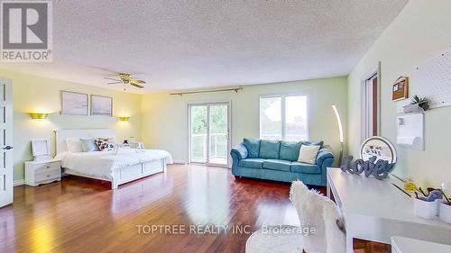 25 Uplands Drive, London, ON - Indoor Photo Showing Other Room