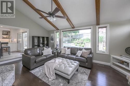 23 Chestnut Hill, London, ON - Indoor Photo Showing Living Room