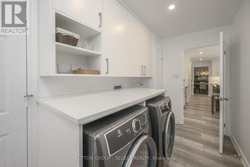 23 Chestnut Hill, London, ON - Indoor Photo Showing Laundry Room