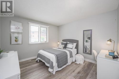 23 Chestnut Hill, London, ON - Indoor Photo Showing Bedroom