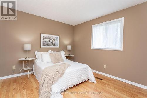 156 Bournemouth Drive, London, ON - Indoor Photo Showing Bedroom