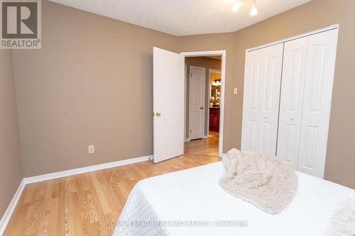 156 Bournemouth Drive, London, ON - Indoor Photo Showing Bedroom