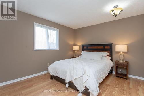 156 Bournemouth Drive, London, ON - Indoor Photo Showing Bedroom