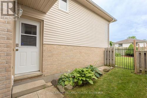 156 Bournemouth Drive, London, ON - Outdoor With Exterior