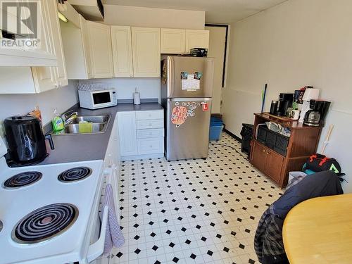 1169-1171 N 3Rd Avenue, Williams Lake, BC - Indoor Photo Showing Kitchen