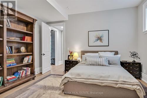 2491 Hiawatha Lane, Smith-Ennismore-Lakefield, ON - Indoor Photo Showing Bedroom