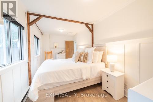 420 - 5139 Halstead Beach Road, Hamilton Township, ON - Indoor Photo Showing Bedroom